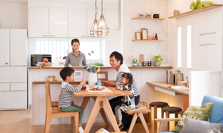 リノベーションしたリビングでの家族団欒